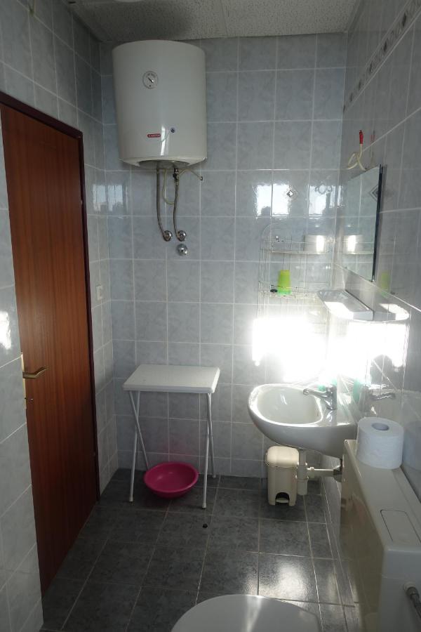 Apartments Galeb Rtina Buitenkant foto