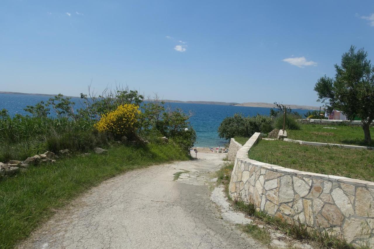 Apartments Galeb Rtina Buitenkant foto