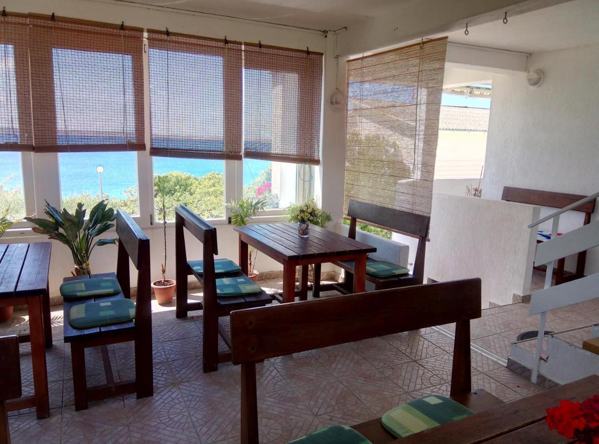 Apartments Galeb Rtina Buitenkant foto