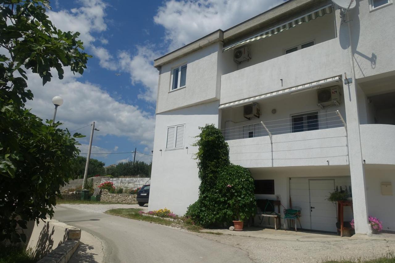 Apartments Galeb Rtina Buitenkant foto